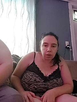 Jeremyetvalerie naked stripping on cam for live sex video chat