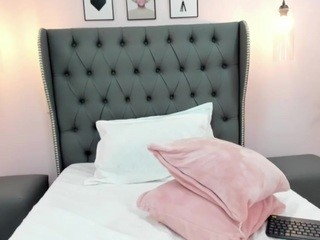 Molly-Cutee nude on adult cam in her Live Porn Chat