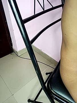 PumpedGymshoe naked stripping on cam for live sex video chat