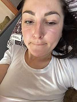 Yuliya2012 naked stripping on cam for live sex video chat