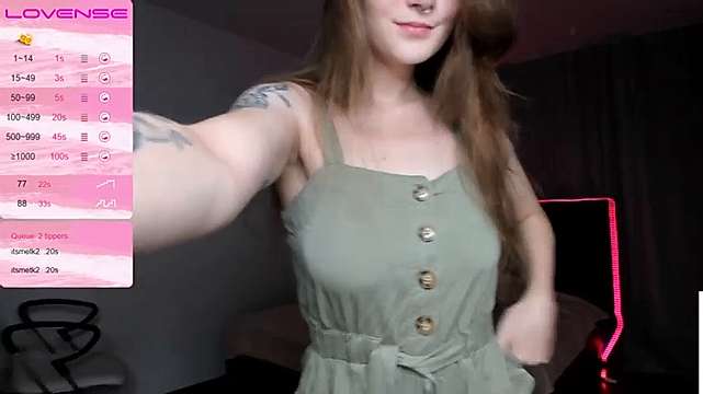 FrozeGoldfish naked stripping on cam for live sex video chat