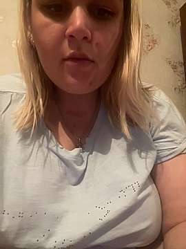 Janis_Annabel naked stripping on cam for live sex video chat