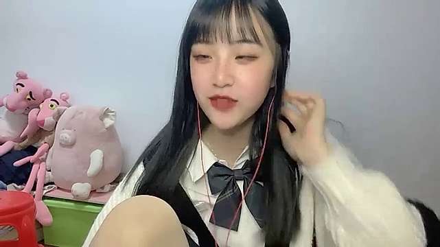 MIC172 naked stripping on cam for live sex video chat
