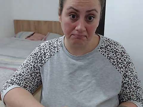 Lissette_ naked stripping on cam for live sex video chat