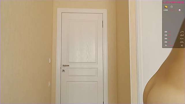 little_lr naked stripping on cam for live sex video chat