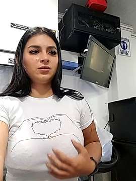 Orianazoe naked stripping on cam for live sex video chat