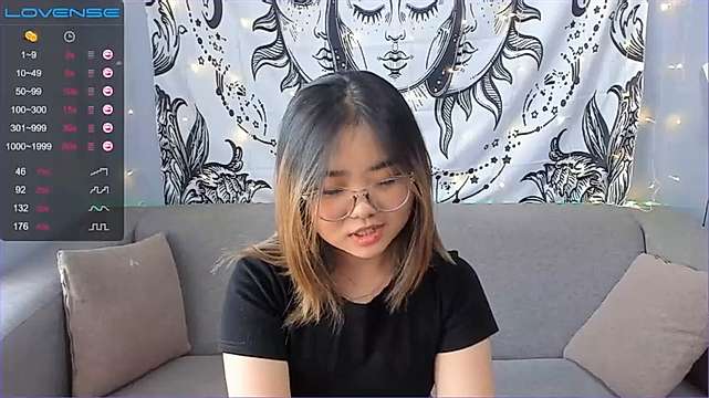 sersie naked stripping on cam for live sex video chat