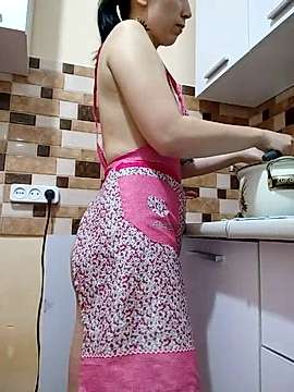 Zlata-912 naked stripping on cam for live sex video chat