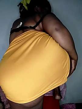 Tittyquee naked stripping on cam for live sex video chat