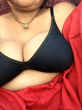 Bhabhi_Deshi naked stripping on cam for live sex video chat