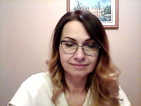 KrystalLaRed naked stripping on cam for live sex video chat