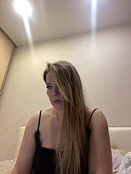 Nicole_Mina naked stripping on cam for live sex video chat