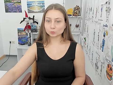 Vera-Gloss naked stripping on cam for live sex video chat