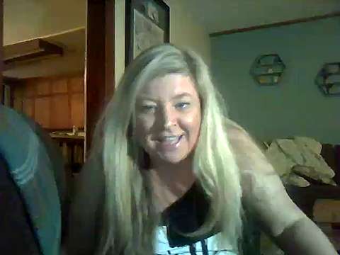 Texan_Kelly naked stripping on cam for live sex video chat