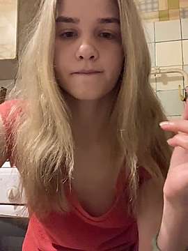 Melisa_Brown naked stripping on cam for live sex video chat
