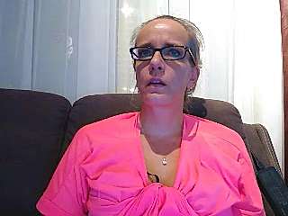 wendy40Sex naked stripping on cam for live sex video chat