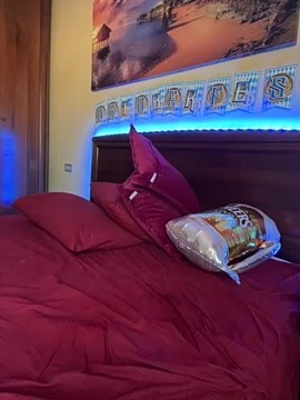DaisyVibes naked stripping on cam for live sex video chat