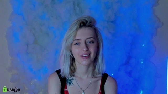 RuthTayIor naked stripping on cam for live sex video chat