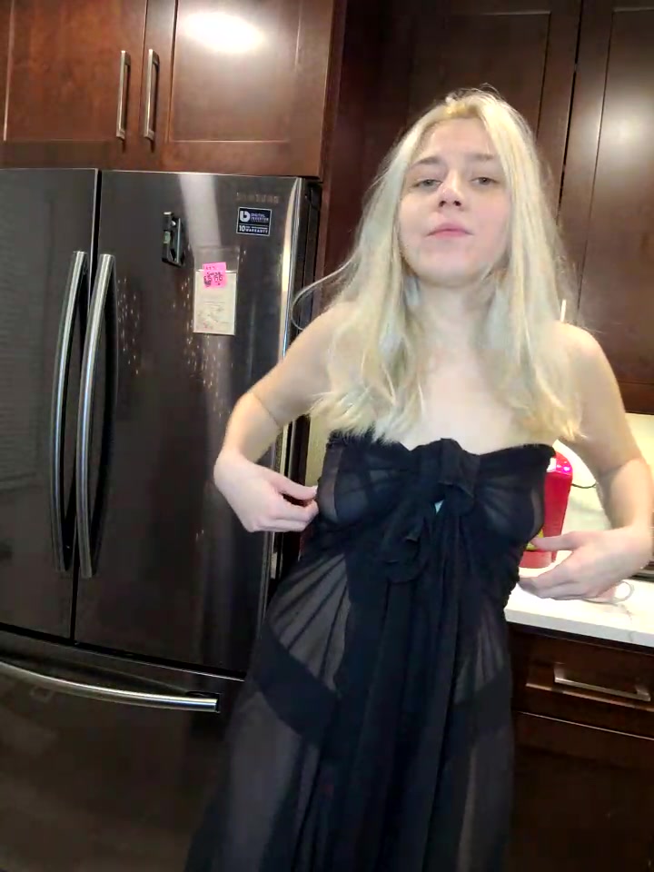 ScarletCallings naked stripping on cam for live sex video chat