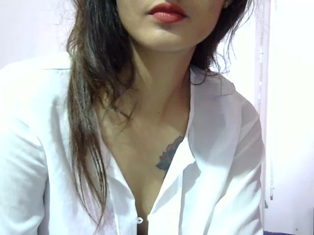 Sweetsalt069 naked stripping on cam for live sex video chat