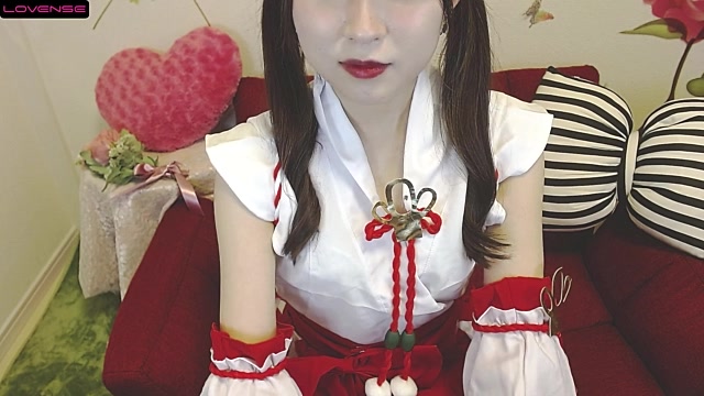 H_uiha naked stripping on cam for live sex video chat
