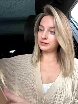-AngelAri- naked stripping on cam for live sex video chat