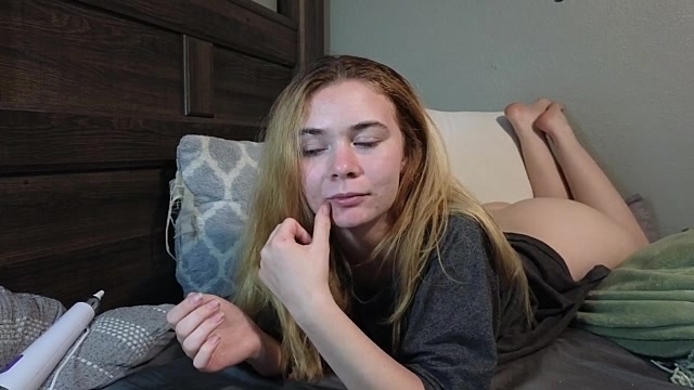 XKitsloveX naked stripping on cam for live sex video chat