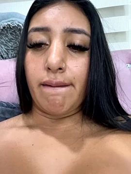 Hannahoff naked stripping on cam for live sex video chat