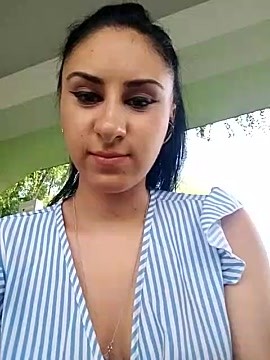 JenniferEdith naked stripping on cam for live sex video chat