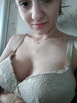 juliabant666 naked stripping on cam for live sex video chat