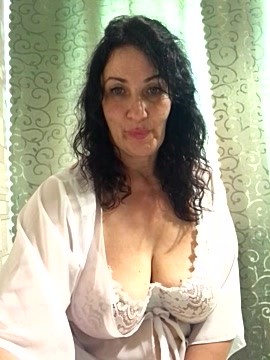 Katie-n naked stripping on cam for live sex video chat