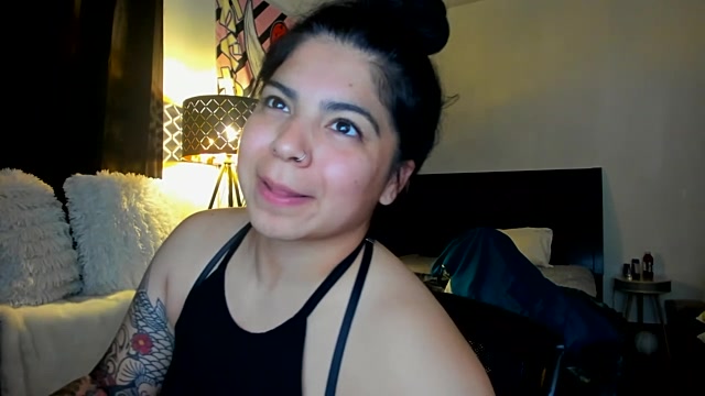 kimmiakiss22 naked stripping on cam for live sex video chat