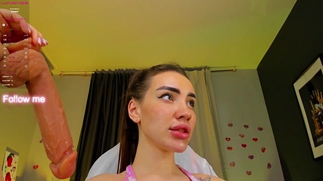 Kriss_babe naked stripping on cam for live sex video chat