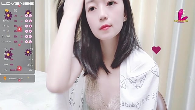 Lucky-qianqian naked stripping on cam for live sex video chat