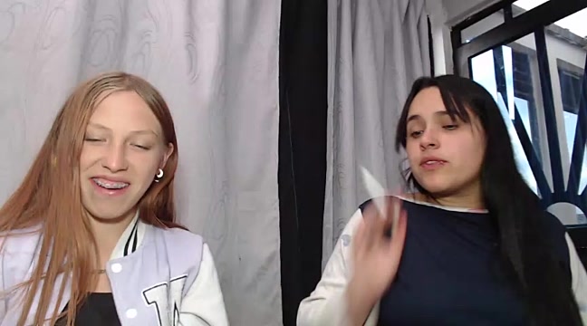 MEELINDA_ANGELL naked stripping on cam for live sex video chat