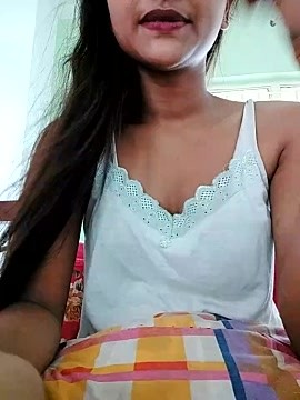 MISSQUEEN09 naked stripping on cam for live sex video chat