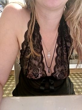 Raupeschmetterling naked stripping on cam for live sex video chat