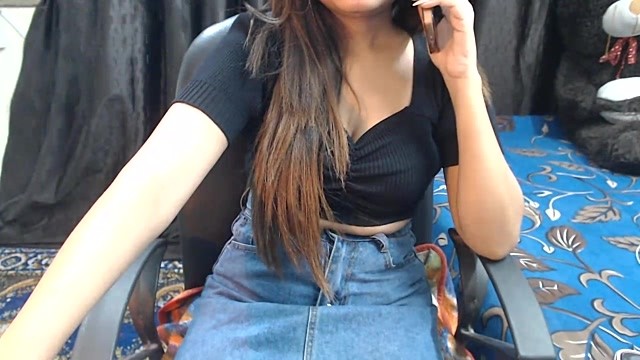 sexyrihana1 naked stripping on cam for live sex video chat