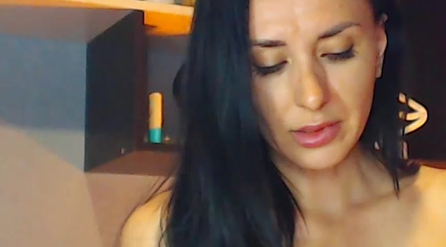 Siaconna naked stripping on cam for live sex video chat