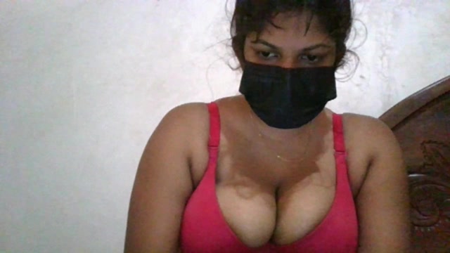 Thashia1997 naked stripping on cam for live sex video chat