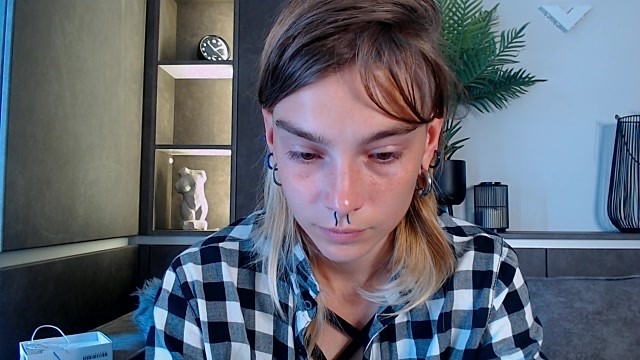TheRockyPrincess naked stripping on cam for live sex video chat