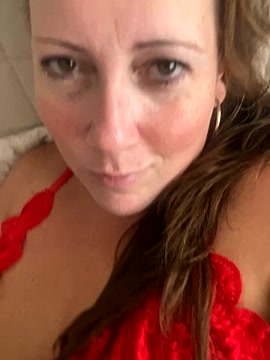 xsexycurvymilf naked stripping on cam for live sex video chat