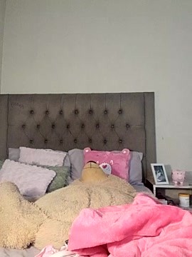 Yung-Missy naked stripping on cam for live sex video chat