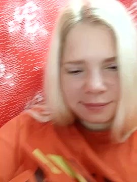 Zuli_Kiska naked stripping on cam for live sex video chat