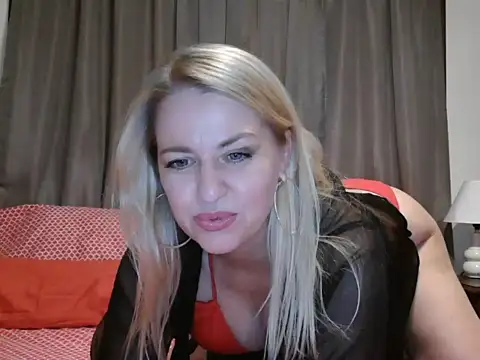 HollieBim naked stripping on cam for live sex video chat