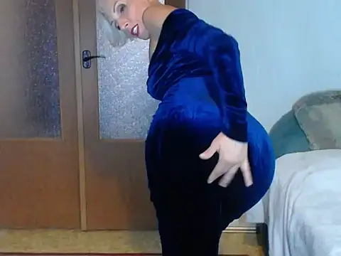 Kissiya-Allisya naked stripping on cam for live sex video chat