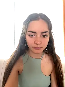 Linda1pinkk naked stripping on cam for live sex video chat