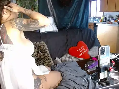 Cherokeesavagex naked stripping on cam for live sex video chat