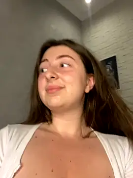 curvyflawless naked stripping on cam for live sex video chat