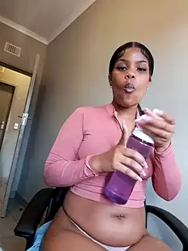 MissPeachThighs naked stripping on cam for live sex video chat